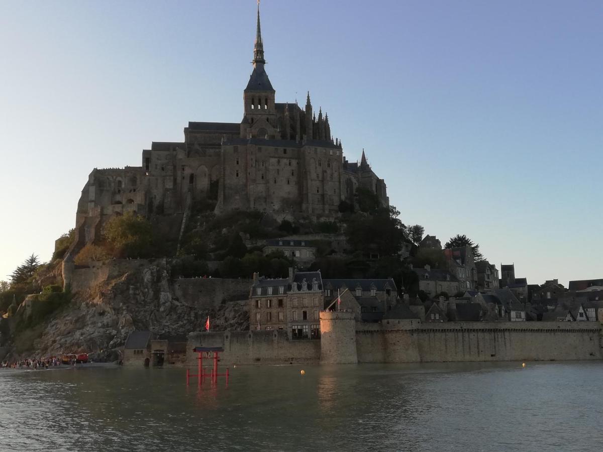 Chambres D'Hotes Les Fleurettes En Baie Du Mont Saint Michel Exterior foto